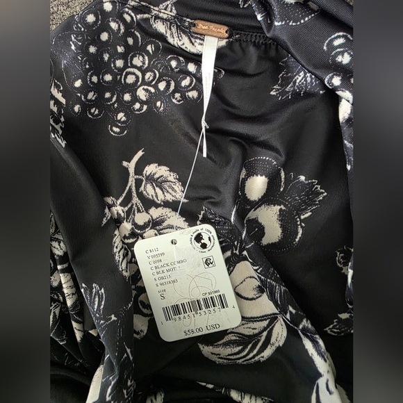 Free People Tommie Black And White Floral Knit Top Size Small - Picture 6 of 7